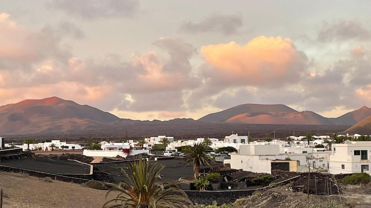 Villa Vulcano Uga Buitenkant foto